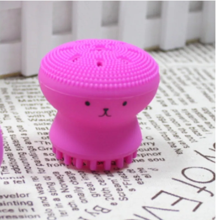 Silky Smooth Exfoliating Brush – Gentle & Effective Cleansing