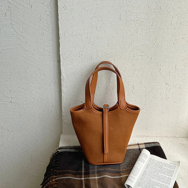 Chic Leather Elegance Handbag