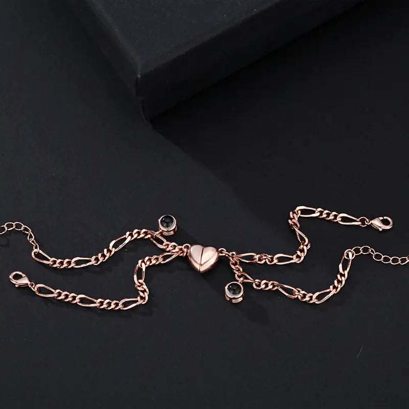 "Couple Bracelet with Simple Projection in 100 Languages"
