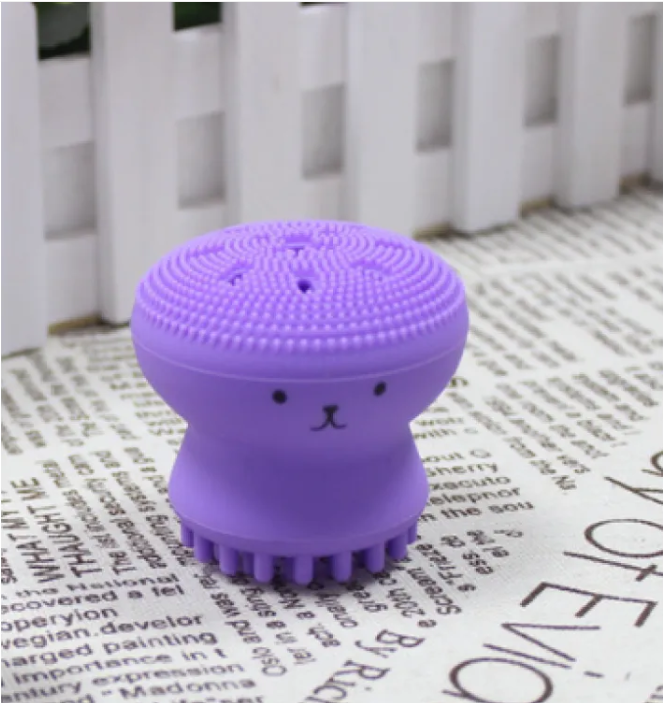 Silky Smooth Exfoliating Brush – Gentle & Effective Cleansing