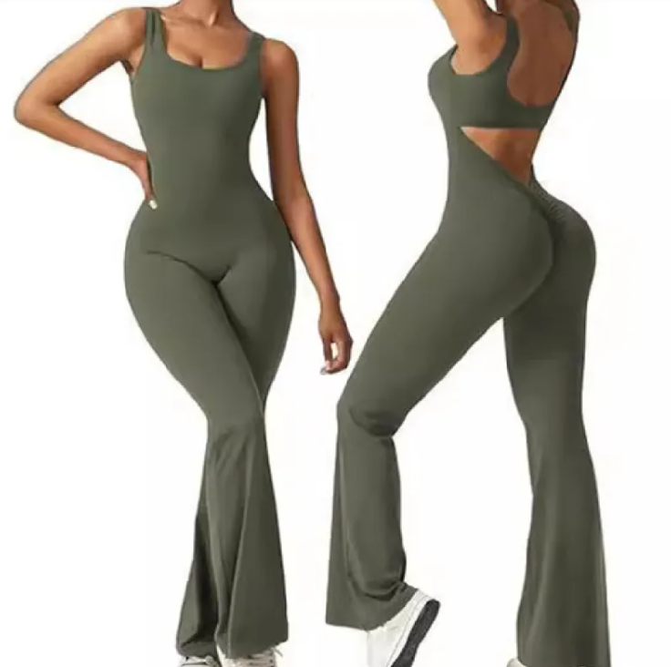 Chic Hollow-Back Fitness Gear