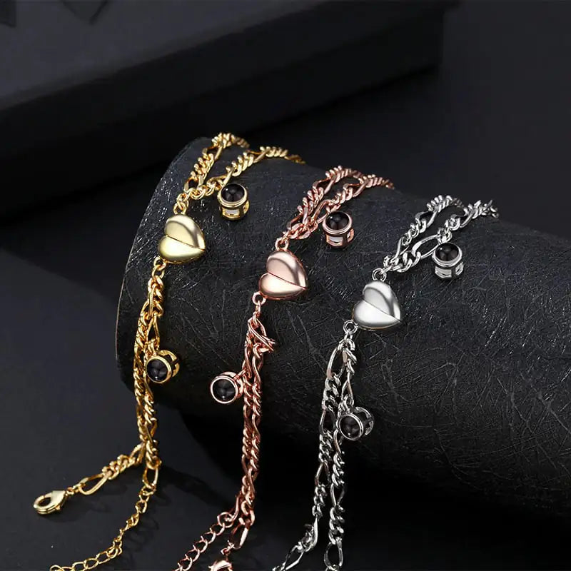 "Couple Bracelet with Simple Projection in 100 Languages"