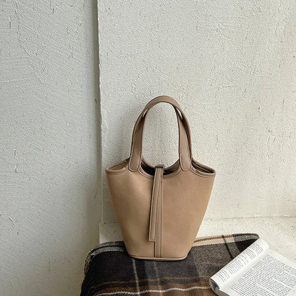 Chic Leather Elegance Handbag