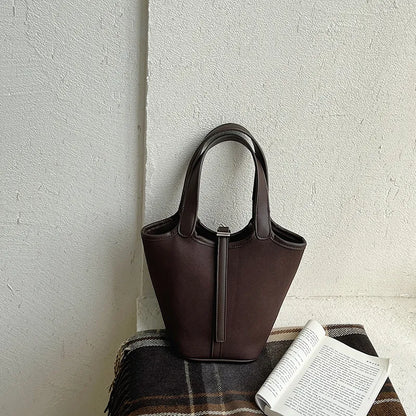 Chic Leather Elegance Handbag