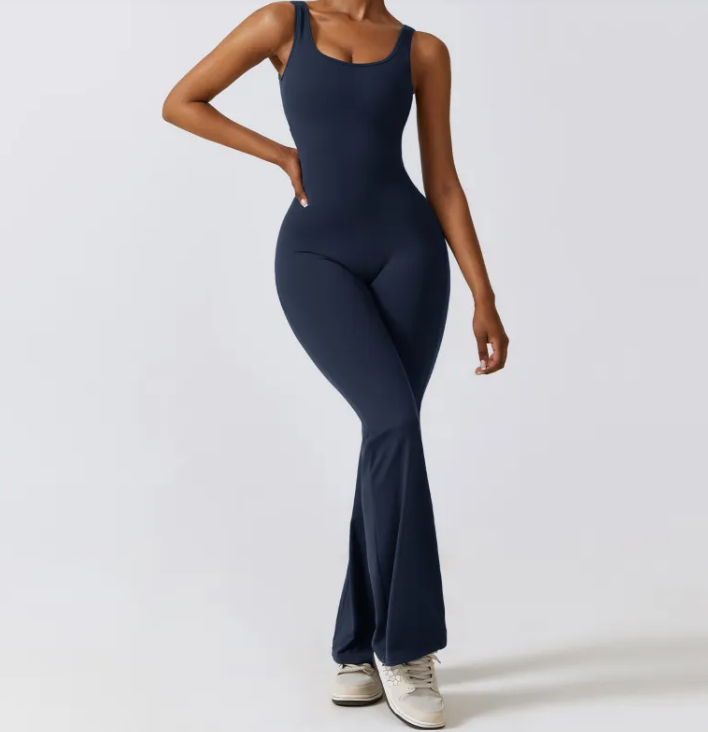 Chic Hollow-Back Fitness Gear