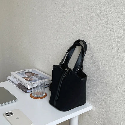 Chic Leather Elegance Handbag