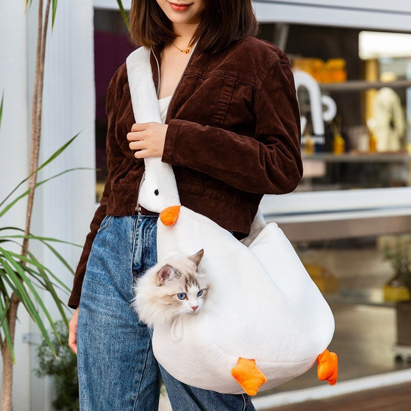 Critter Cuddle Carry Bag ChicCharm