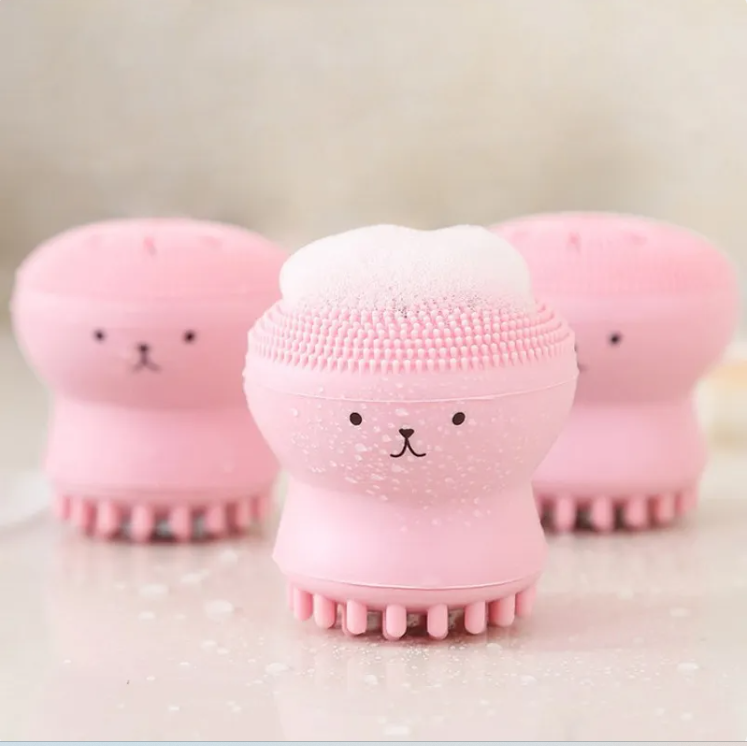 Silky Smooth Exfoliating Brush – Gentle &amp; Effective Cleansing