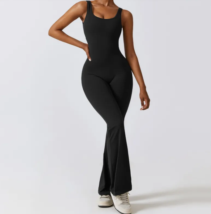 Chic Hollow-Back Fitness Gear