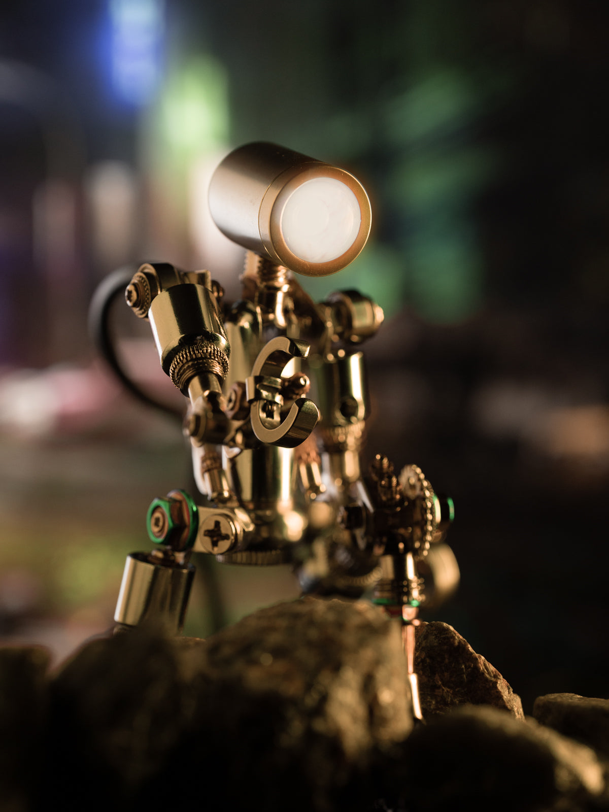 Dynamic Pose Metal Puzzle