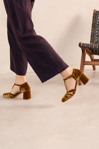 Aitana Velvet Comfort Shoes