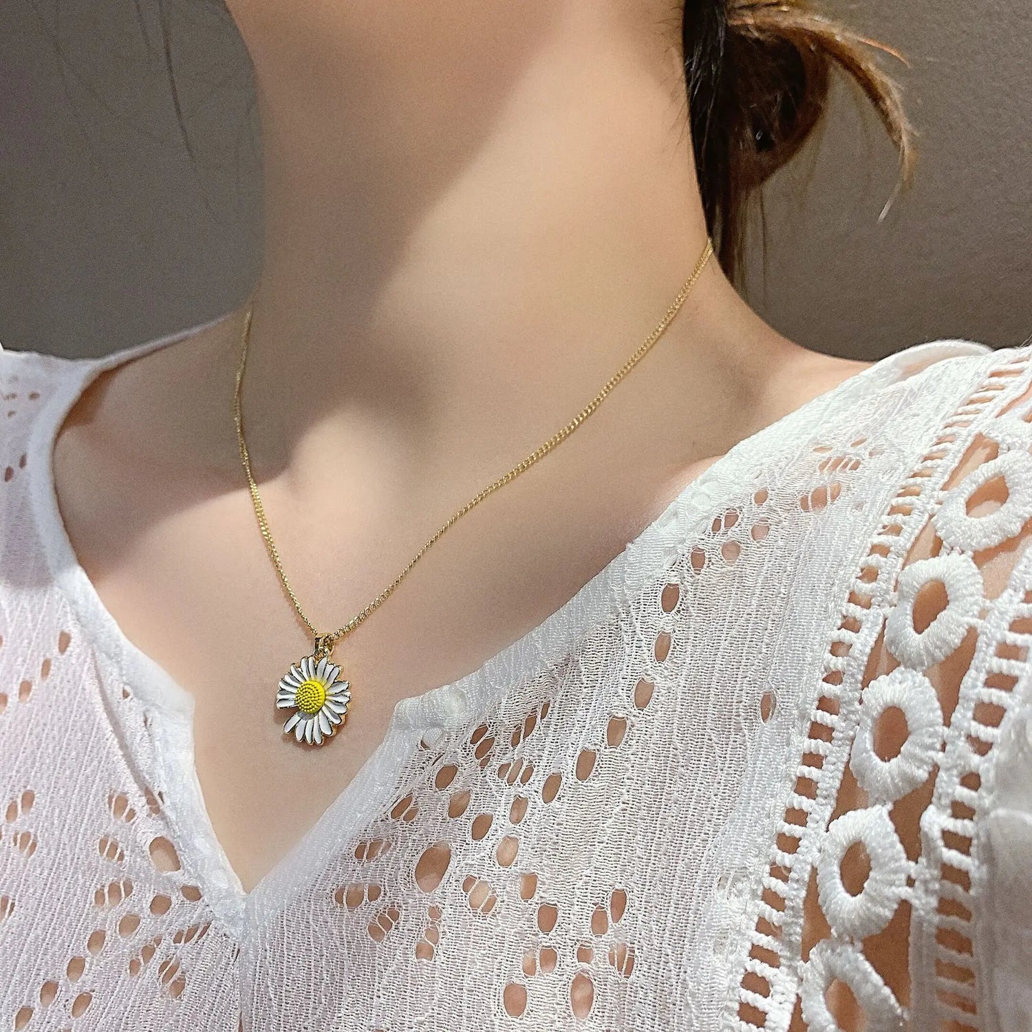 Designer Daisy Necklace for Women with Floral Pendant